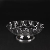 صحن فواكه دائري بقاعدة