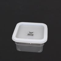 علب شفاف مع غطاء 1.5 لتر