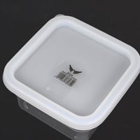 علب شفاف مع غطاء 1.5 لتر