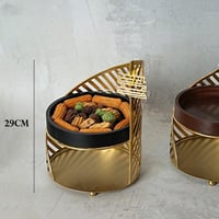 صينية تقديم بقاعدة مزينة بعبارة ( عساكم من عواده )