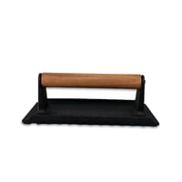 ثقالة ومكبس مقبض خشبي