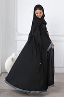 عباية سوداء شريط أزرق بالأكمام والأسفل