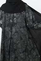 عباية سوداء جاكار ورد زيتي من الخلف