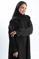 عباية سوداء أكمام جاكار وردات ناعمة