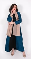 عباية أنيقة زرقاء