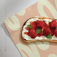 ورق زبدة للساندوتش بثيم خطوط متعرجة لون وردي - (10...