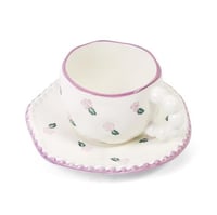 كوب سيراميك مع صحن بمسكة برسمة ورود لون أبيض