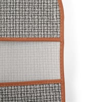 كيس قماشي فاخر لحفظ الملابس لون بني وأبيض- الحجم ا...