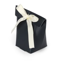 مجموعة (12) حقيبة توزيعات ورقية فاخرة بلون كحلي مع...