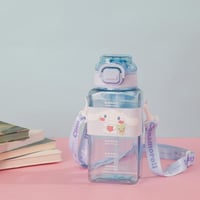 زمزمية أطفال بشخصيات متنوعة مع حبل لون أزرق