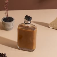 مجموعة ( 12 ) قارورة زجاجية للمشروبات بغطاء أسود-...