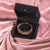 علبة أساور مخمل أسود