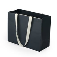 مجموعة (12) كيس هدايا فاخر بلون كحلي | 23*10.1*17....