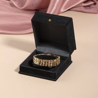 علبة أساور مخمل أسود