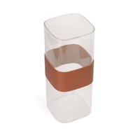 فازة زجاجية انيقة شفافة بحزام جلد بني