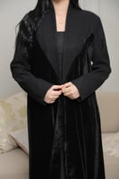 عباية شتوي ديباج جوخ بتصميم مخمل مثلث فخم وأنيق