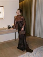 فستان ناعم بأكمام دانتيل