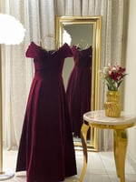 فستان سهره ناعم بقماش مخمل فاخر وأنيق