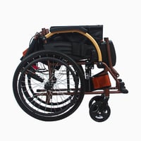 كرسي متحرك الومنيوم خفيف الوزن كفرات كبيرة