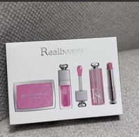 بكج انيق بتفاصيل تشبه ديور 3 قطع