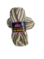 تدرجات من الأخضر الزيتوني، البني، والبيج الكريمي