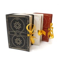 علبة تغليف هدايا فاخرة بشكل كتاب