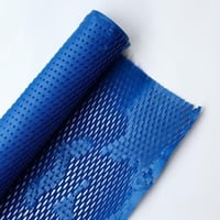 رول تغليف شبكي بعدة الوان