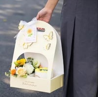 بوكس ورد وكيك 41*27*18 سم بعدة الوان