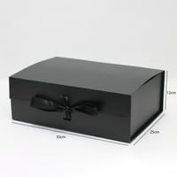 علب هدايا مقوى 35*25*12 سم بشريطة