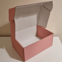 كرتون شحن لون وردي