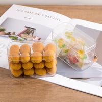 علب أكريليك شفافة للحلويات والمخبوزات متينة وأنيقة...