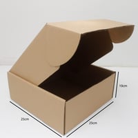 كراتين شحن ذاتية الاغلاق بعدة الوان بعدة مقاسات