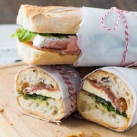 ورق تغليف سنادوتش بالجملة