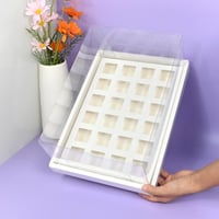 علب حلى شفافة مع مقسم داخلي