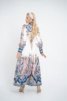 فستان طويل بنقوش عرقية فاخرة - ابيض و كحلي