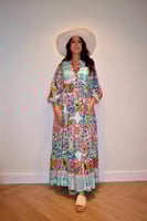 فستان زُمردة – نسمة خضراء من الأنوثة