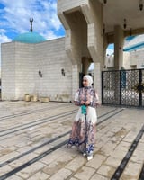 فستان طويل بنقوش عرقية فاخرة - ابيض و كحلي