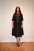 فستان سديم – لمسة كلاسيكية وأناقة خالدة