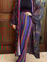 طقم صيفي مكون من بنطلون و شال ملون