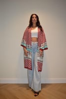 اسم المنتج: كيمونو سُهى – لمسة تراث بأناقة عصرية