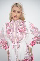 فستان طويل بنقوش عرقية فاخرة - وردي