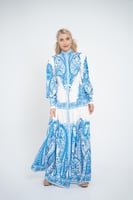 فستان طويل بنقوش عرقية فاخرة - بيبي بلو