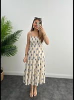 فستان عصري كاجوال - ابيض - بنقوش صناعة تركية .- PE...