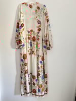 فستان ملمس قطني بالون البيج بنقش الورد