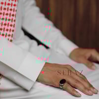 خاتم رجالي ملكي من الفضة باللون الاسود