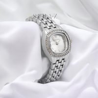 ساعة بنات فضي مينا أبيض متوفر من عمر ٣ شهور الى ١٤...