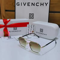 نظارة جيفنشي رجالي الجديدة 2025