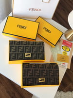 شنط نسائية فخمة ماركات فندي