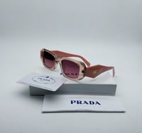 نظاره ماركة برادا الاصلية - تصميم عصري وأنيق