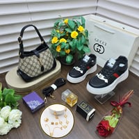 طقم شنطة مع شوز قوتشي مع ملحقات الماركة